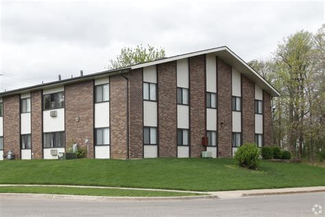 Whispering Pines apartments in Holland, Michigan offer 2 bedroom apartments for rent in a quiet wooded setting, offering privacy and convenience. . Apartments for rent in holland mi